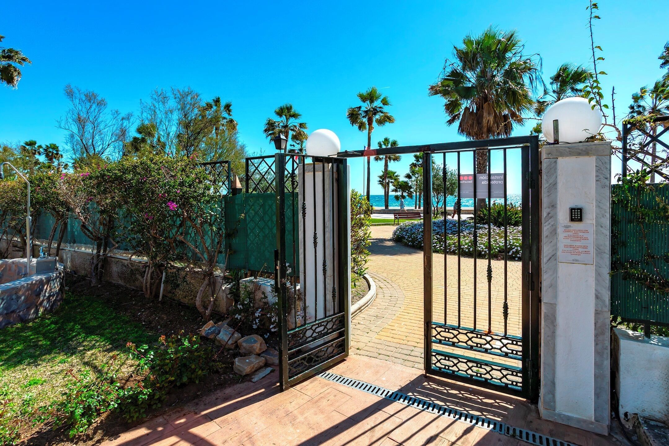 Entrada de la propiedad