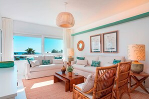 Apartment (2 Bedrooms) | Living area