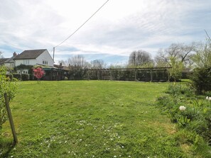 Property grounds - Brook Cottage, Sturminster Newton (Sturminster Newton)