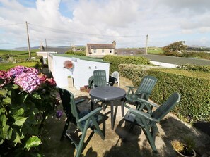 Outdoor dining - Trigfa Cottage, Abersoch (Pwllheli)