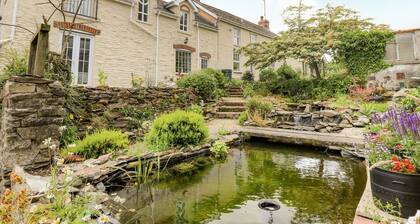 Spring Cottage, Pentre-Cwrt