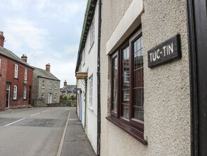 Exterior - Tuc - Tin: Charming Retreat in Clun (Craven Arms)