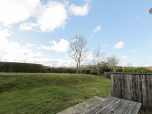 Terrace/patio - Grove Cottage, Whitby (Whitby)