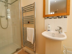 Shower - Hunstone Barn, South Molton (South Molton)