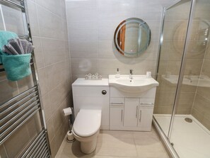Shower - 14 Neptune House, Milford Haven (Milford Haven)