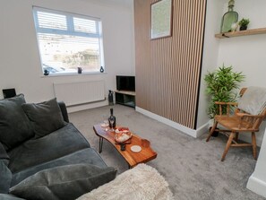 Living area - Isla’s Sea Forge, Skinningrove (Saltburn-by-the-Sea)