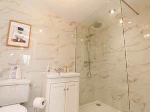 Shower - Brook House, Broughton, Lancashire (Preston)