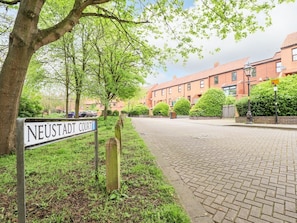 Property grounds - The Imp's Pad, Lincoln (Lincoln)