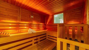 Sauna - Room 'Komfortzimmer Hotel Pankraz 4' with Mountain View, Shared Terrace and Wi-Fi (San Pancrazio)