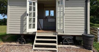 Shepherds Hut 2, Northchapel