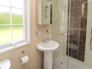 Shower - Lemon Tree lodge is in Felton. (Morpeth)