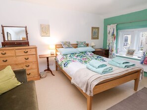 WiFi - IVY COTTAGE, WiFi, Woodburner, Snug room, Buxton (Buxton)