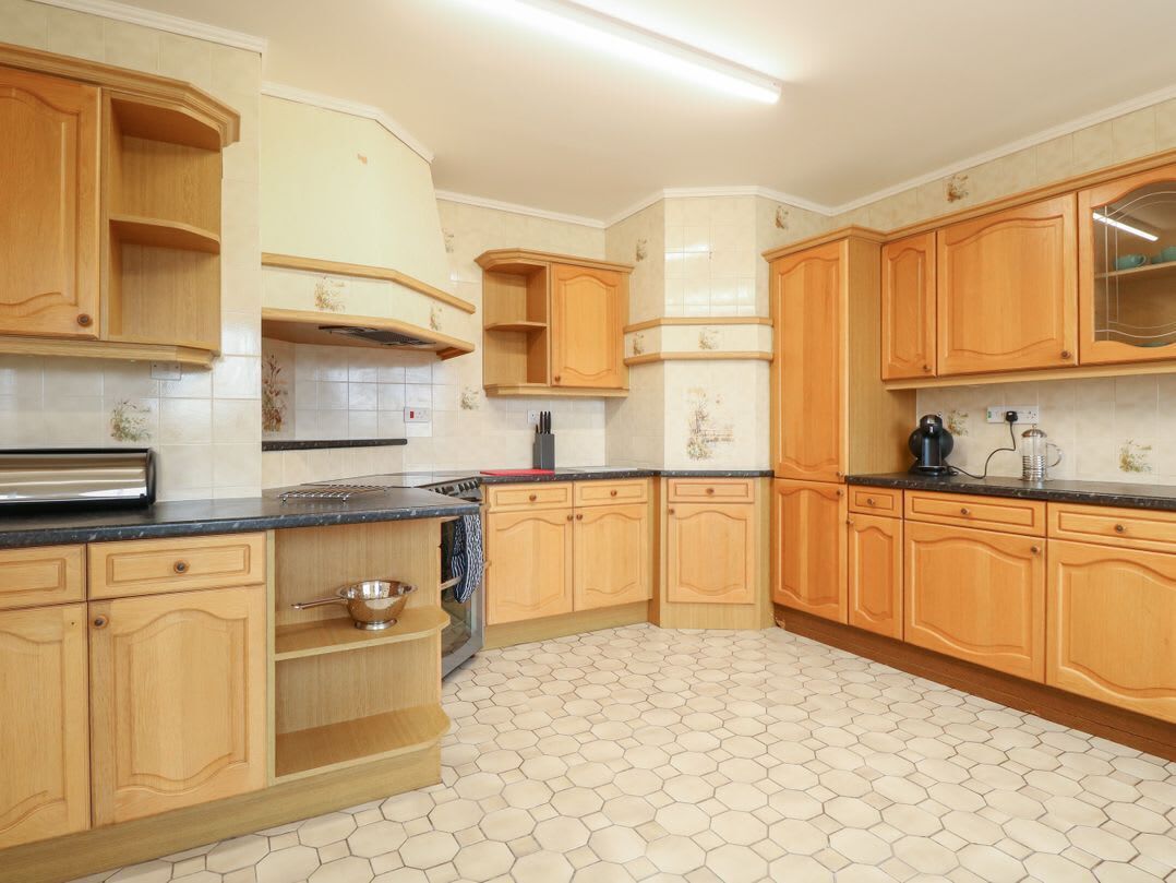 Dishwasher, highchair