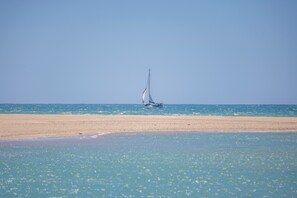 Beach nearby - Attic Room Corina with Shared Terrace, Wi-Fi and Air Conditioning (Conil de la Frontera)