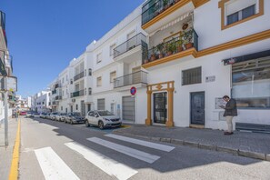 Exterior - Attic Room Corina with Shared Terrace, Wi-Fi and Air Conditioning (Conil de la Frontera)