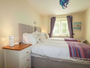 3 bedrooms, WiFi - Pen-Y-Les, Edmonton near Wadebridge, Cornwall. (Wadebridge)