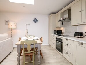 Private kitchen - Fox's Den, Titchfield Common (Fareham)