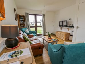 Living area - 3 Laigh Isle, Kirkcudbright (Newton Stewart)