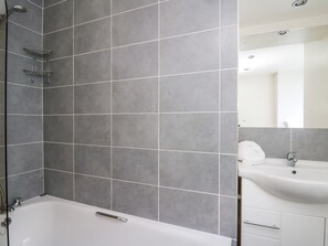 Shower - Mynydd ar Mor, in Barmouth. TV (Barmouth)