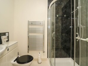 Shower - Mynydd ar Mor, in Barmouth. TV (Barmouth)