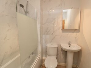 Shower - Beach House, dog friendly, Beadnell (Chathill)