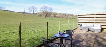 The Stables, Tafarn-Y-Gelyn