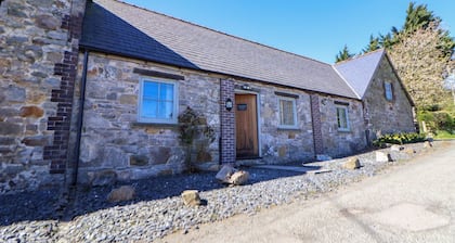 Walnut Cottage, Halkyn