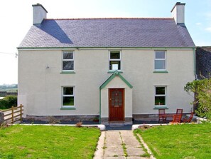 Exterior - The Farmhouse, Newborough (Llanfairpwllgwyngyll)