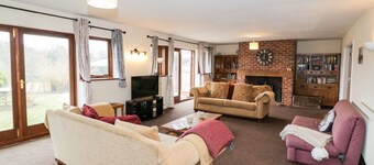 Meadowfall at Shatterford Lakes, Shatterford