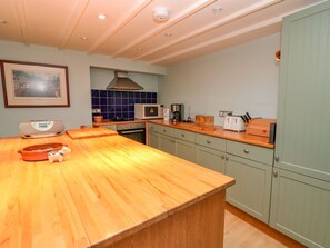 Dishwasher, high chair - Penybont  Apartment, Bow Street, Wales (Aberystwyth)