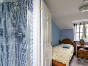 Shower - Penybont  Apartment, Bow Street, Wales (Aberystwyth)