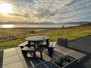 Outdoor dining - Calmdale Retreat in Poolewe (Achnasheen)