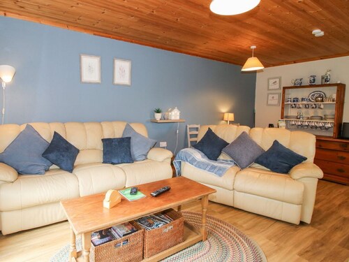 The Log Cabin, Adforton