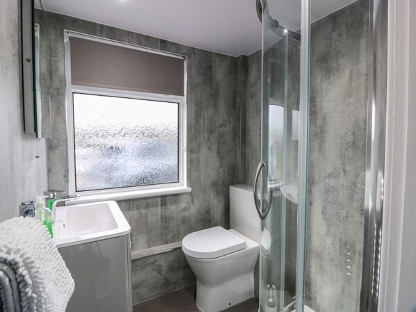 Shower - Mardan: A Hidden Gem in Southerness (Dumfries)