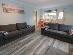 Living area - Mardan: A Hidden Gem in Southerness (Dumfries)