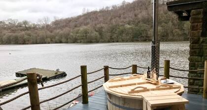 Horton Lodge Boathouse, Rudyard Lake