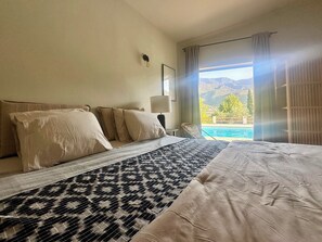 9 bedrooms, iron/ironing board, WiFi, bed sheets - Luxury Andalusian Mountain Estate, Sleeps up to 20, Near Granada” (Orgiva)