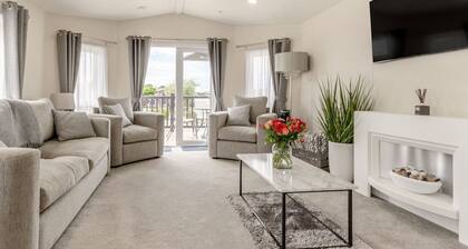 The Cotswold Holiday Lodge, Evesham