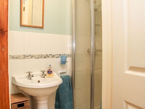 Shower - Pool Barn, Craven Arms (Craven Arms)