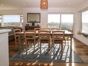 Dining - Awel-Y-Mor Trearddur Bay 3-bed (Holyhead)
