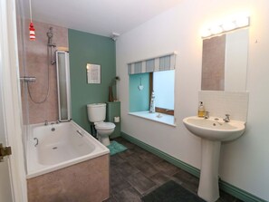 Shower - Bridle Cottage, Cove (Cockburnspath)