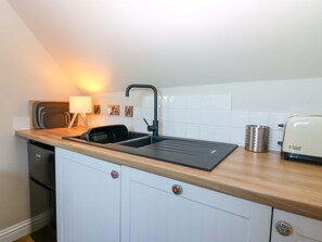 Dishwasher, high chair - Bridle Cottage, Cove (Cockburnspath)