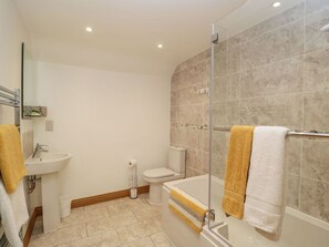 Shower - Chequers Barn, Corsham (Corsham)