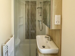 Shower - The Meadows 45 in Tattershall. (Lincoln)