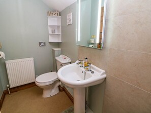 Shower - Robin Cottage, Winkhill (Leek)