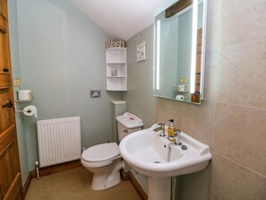 Shower - Robin Cottage, Winkhill (Leek)