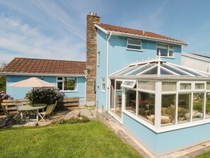 Outdoor dining - Honeycroft, Boscastle (Boscastle)