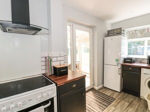 Dishwasher, high chair - Honeycroft, Boscastle (Boscastle)
