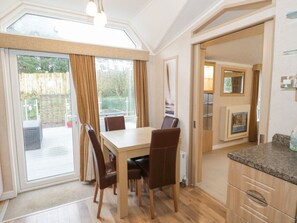 Dining - Banadlen Lodge, Benllech (Brynteg)