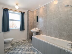 Shower - Sea Breezes, Pakefield (Lowestoft)